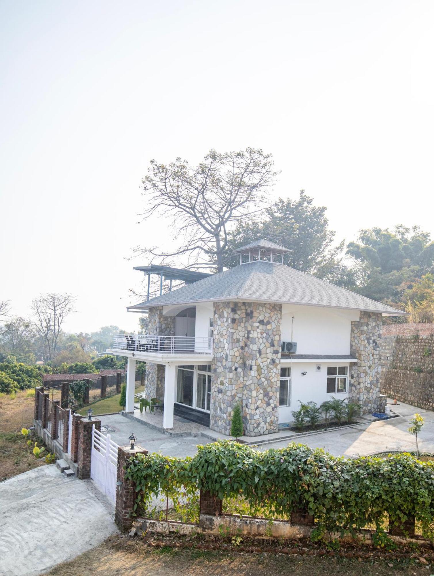 Lazy Fox Hideout - Panoramic View Cottage Dehradun Luaran gambar